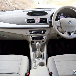 Renault Fluence facelift dashboard