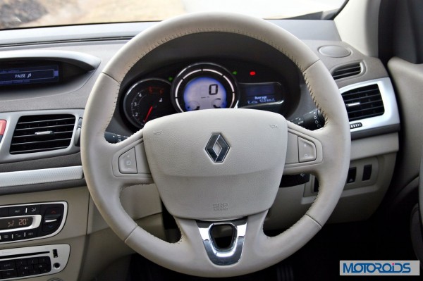 2014 Renault Fluence facelift steering wheel