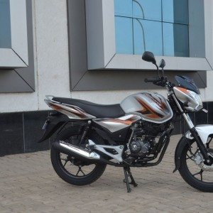 Bajaj Discover  M review