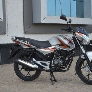 Bajaj Discover  M review