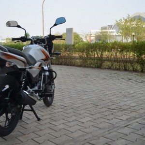 Bajaj Discover  M review