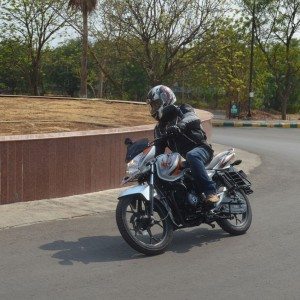 Bajaj Discover  M review