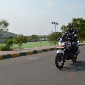 Bajaj Discover  M review