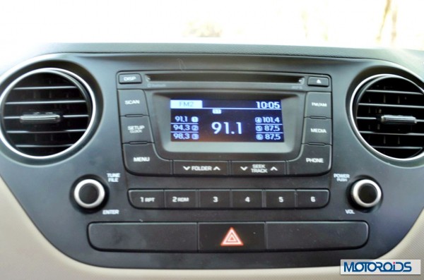 Hyundai Xcent interior (2)