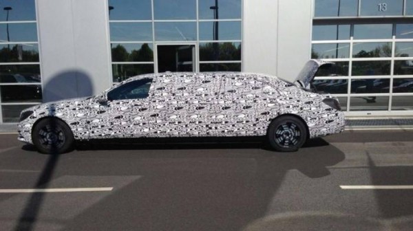 Mercedes-Benz S600 Pullman spied for the first time