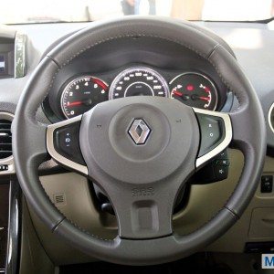 New  renault Koleos steering wheels