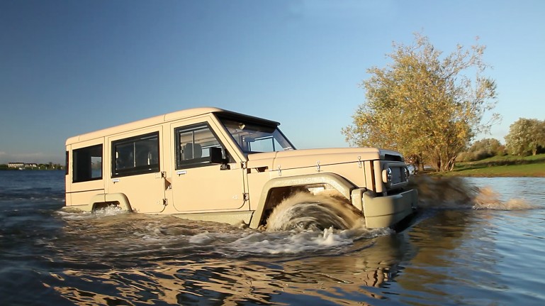 Toyota Amphibicruiser-10