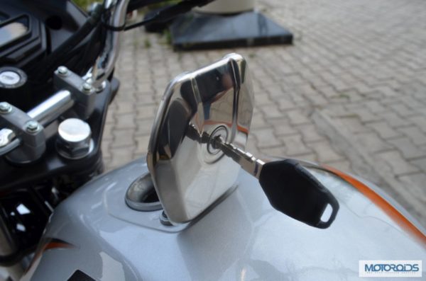 bajaj-discover-125m-review-images-price- (59)