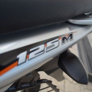 bajaj discover m review images price