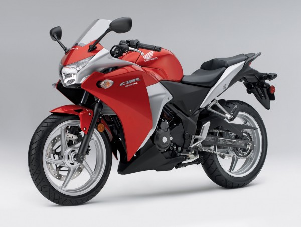 hero hx 250r vs honda cbr250r (2)