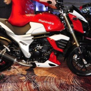 mahindra mojo  launch images