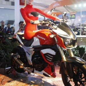 mahindra mojo  launch images