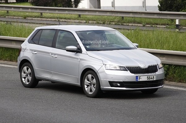 2014-skoda-fabia-spy-shot-clear-6