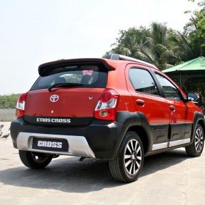 Etios Cross Inferno Orange