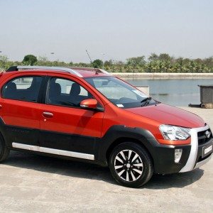 Etios Cross Inferno Orange