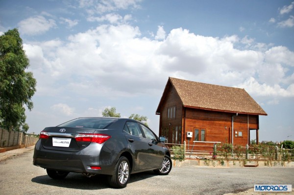 New 2014 Toyota Corolla Altis  (3)