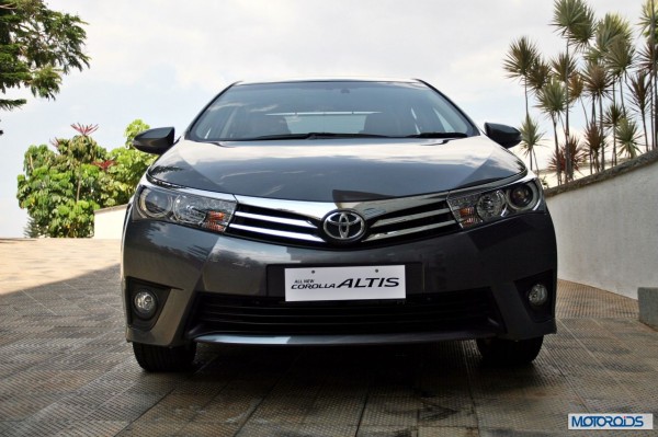 New 2014 toyota Corolla Altis India (14)