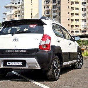 Toyota Etios Cross exterior