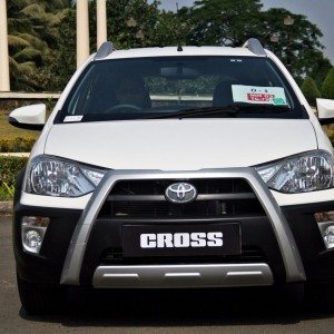 Toyota Etios Cross exterior