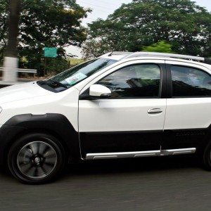 Toyota Etios Cross exterior