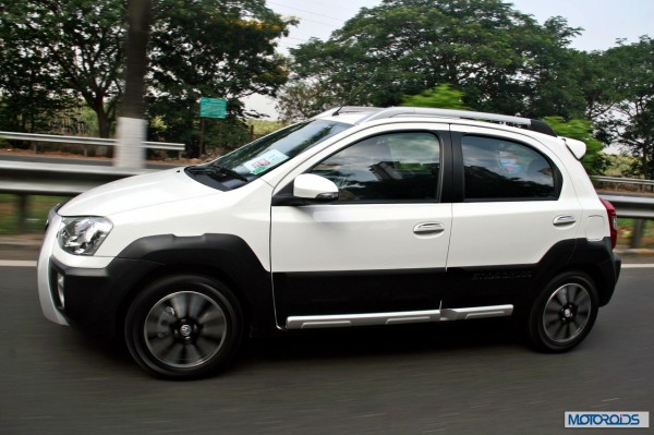 Toyota Etios Cross  exterior (4)