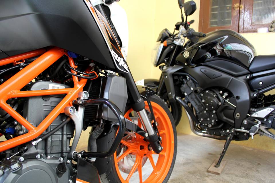 Yamaha FZ1 KTM Duke 390