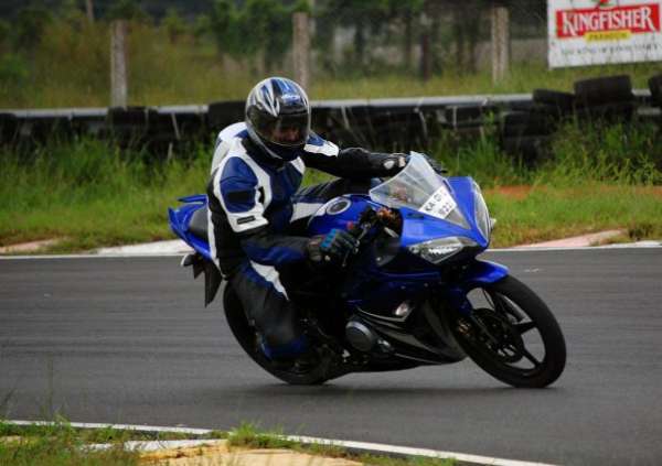 Yamaha R15 Chennai MMSC track