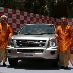 isuzu dmax prices in india