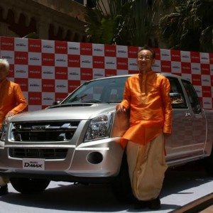 isuzu dmax prices in india