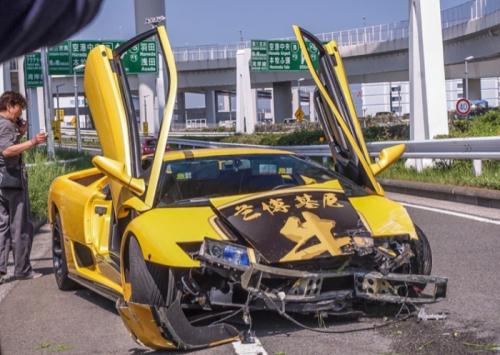 lamborghini diablo crash tokyo images 2