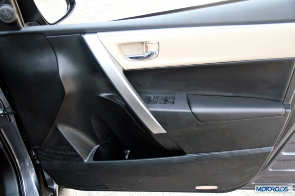new 2014 toyota Corolla interior (34)