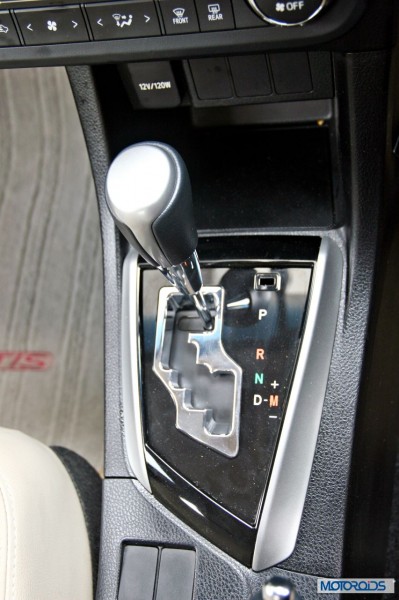 new 2014 toyota Corolla interior (7)