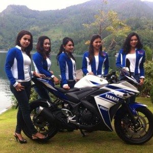 yamaha yzf r features images