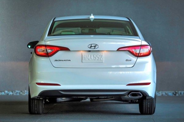 001-hyundai-sonata-eco-image-med-2