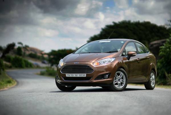 2014 Ford Fiesta (2)