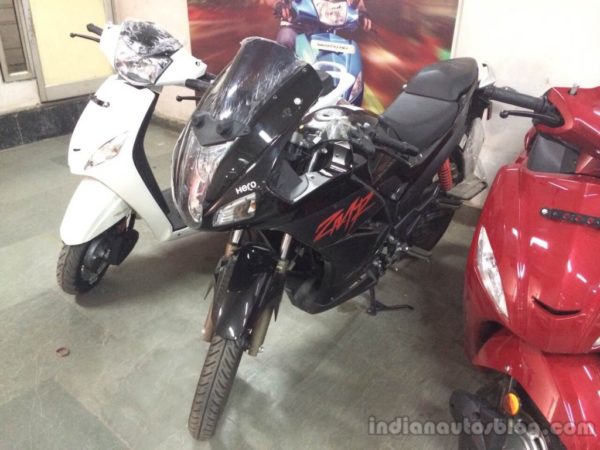 2014-Hero-Karizma-ZMR-spotted-at-dealership-1024x768