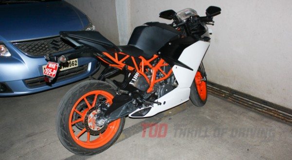 2014-KTM RC 390-spied