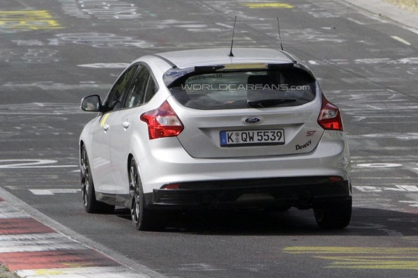 2016-ford-focus-rs (2)