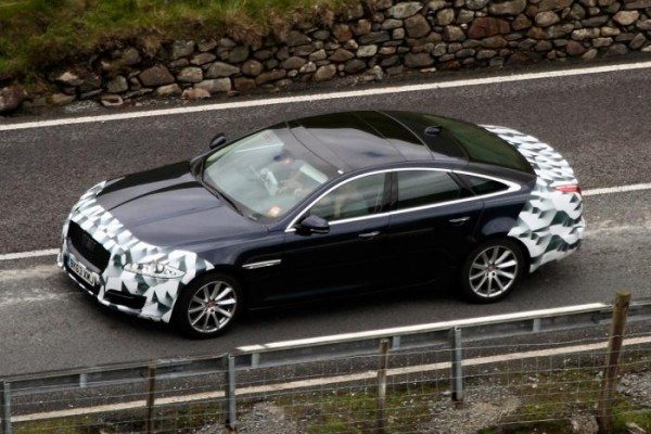 Jaguar-XJ-Facelift-Spy-Pics-image-1