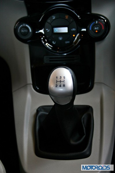 New 2014 Ford Fiesta interior (11)