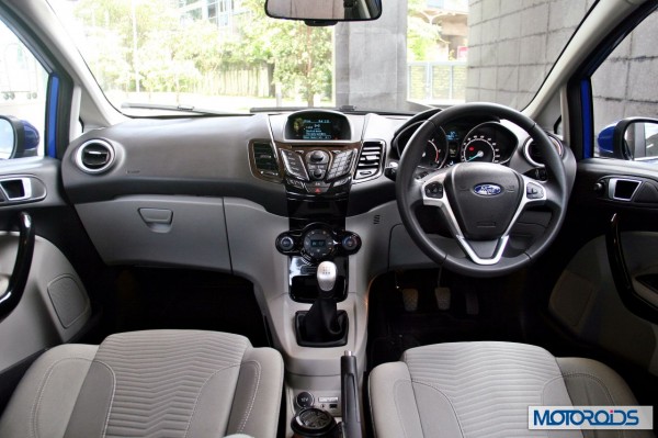 New 2014 Ford Fiesta interior (17)