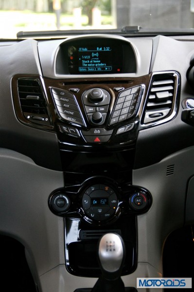 New 2014 Ford Fiesta interior (18)