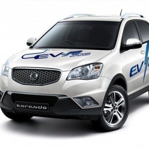 Ssangyong Korando C EV R front three quarters  image