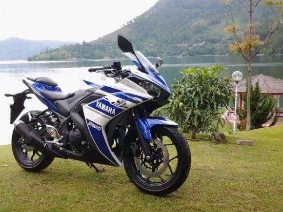 Yamaha R India Launch