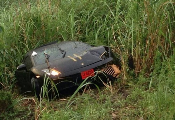 lamborghini-crash-image-3