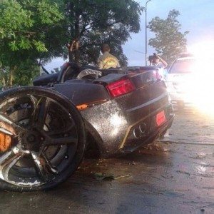 lamborghini crash image