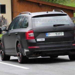 Faster Skoda Octavia vRS spied.