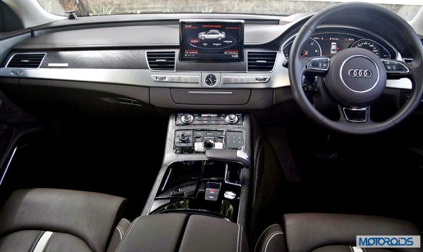 2014 Audi A8L dashboard and interior (39)