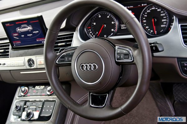 2014 Audi A8L  interior (30)