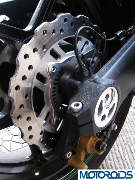 2014 Kawasaki Z1000 rear disc brake
